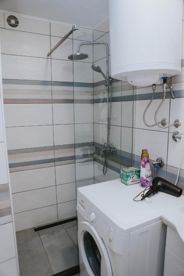 I&T Apartman Gospic Exterior photo