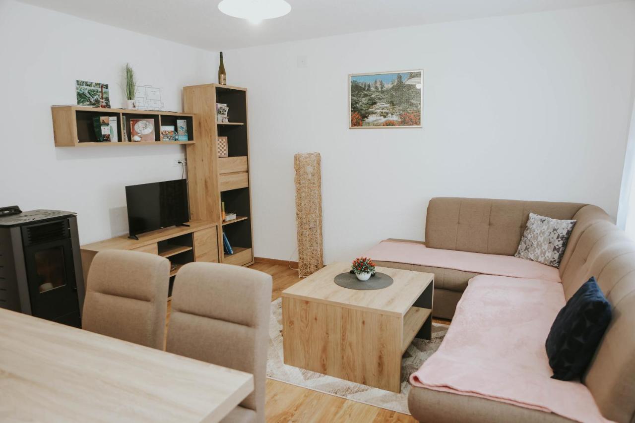 I&T Apartman Gospic Exterior photo