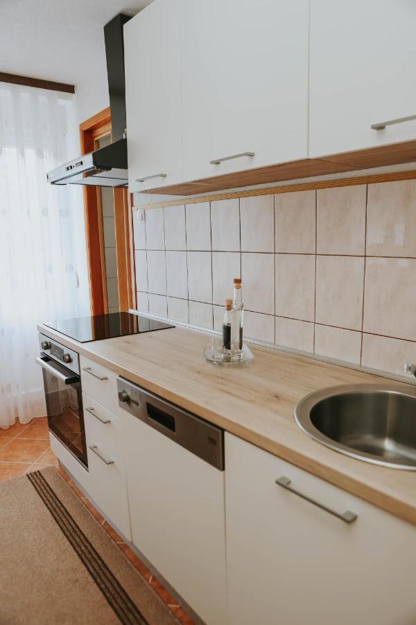 I&T Apartman Gospic Exterior photo